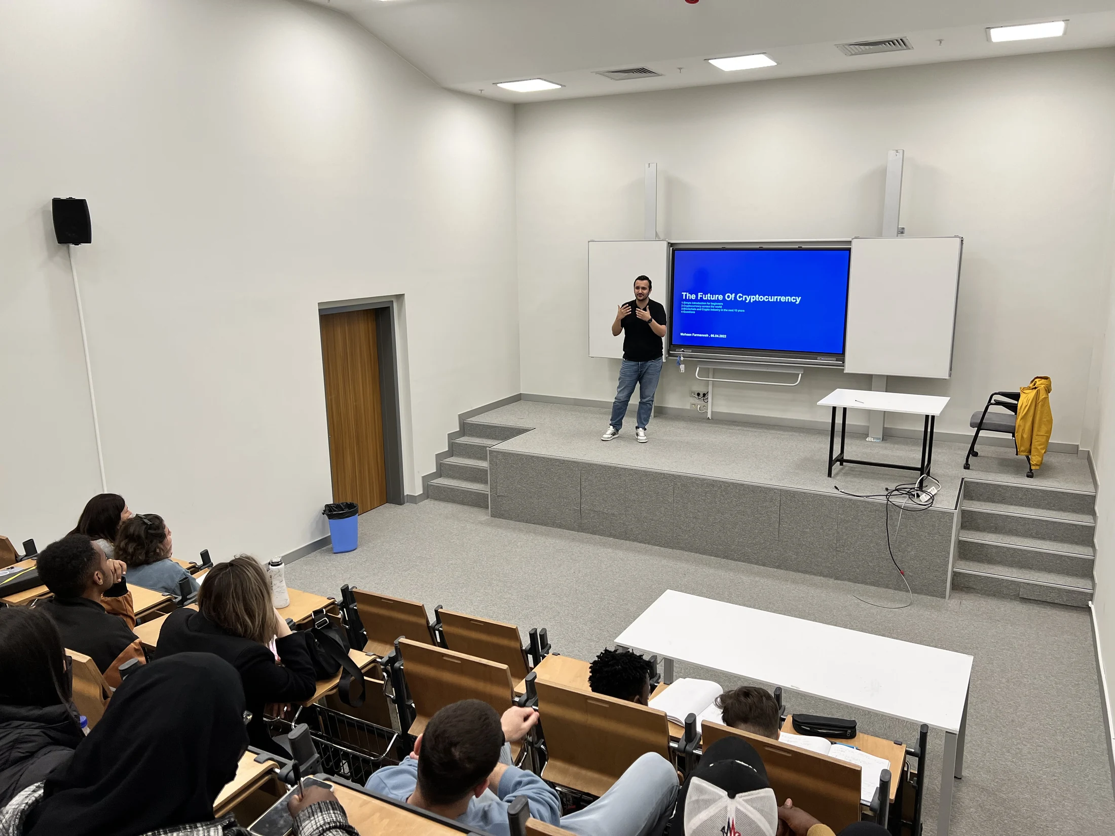 Teaching cryptocurrency at a Turkish university as a Binance community organizer